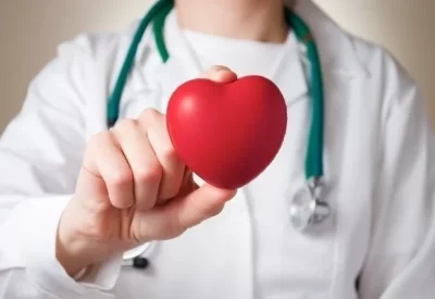 INFARTO, ATAQUE CARDÍACO, FATORES DE RISCO, PREVENÇÃO CARDIOVASCULAR, DOENÇA ARTERIAL CORONARIANA, HIPERTENSÃO ARTERIAL, COLESTEROL ELEVADO, DIABETES E RISCO CARDIOVASCULAR, TABAGISMO E SAÚDE DO CORAÇÃO, ESTILO DE VIDA SAUDÁVEL