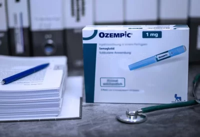 OZEMPIC, EMAGRECIMENTO, PERDA DE PESO, SEMAGLUTIDA, CONTROLE DO APETITE, BENEFÍCIOS DO OZEMPIC, ESTILO DE VIDA SAUDÁVEL, ACOMPANHAMENTO MÉDICO, EFEITOS COLATERAIS, DIETA EQUILIBRADA.